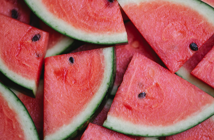 Amazing Benefits of Eating Healthy Snacks